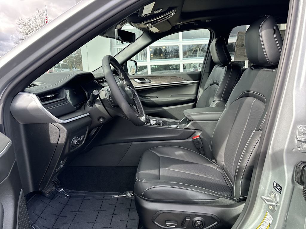 Thumbnail: 2026 Jeep Grand Cherokee - 6