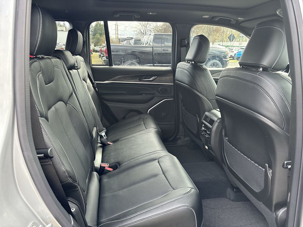 Thumbnail: 2026 Jeep Grand Cherokee - 7