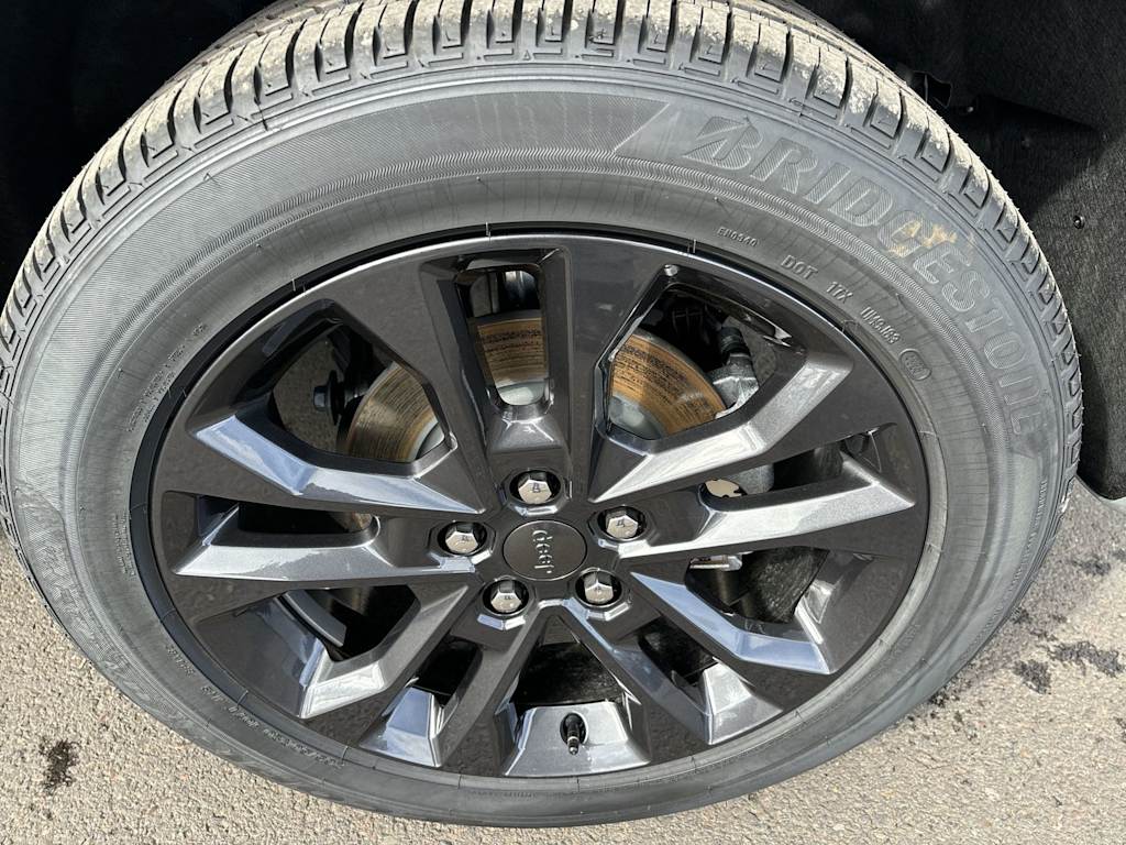 Thumbnail: 2026 Jeep Grand Cherokee - 4