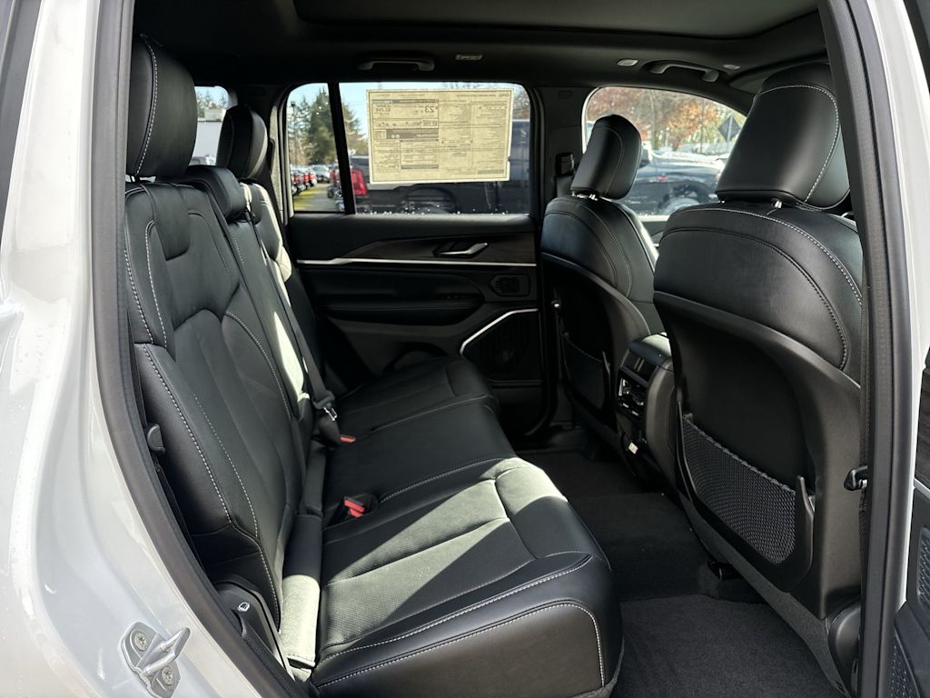 Thumbnail: 2026 Jeep Grand Cherokee - 8