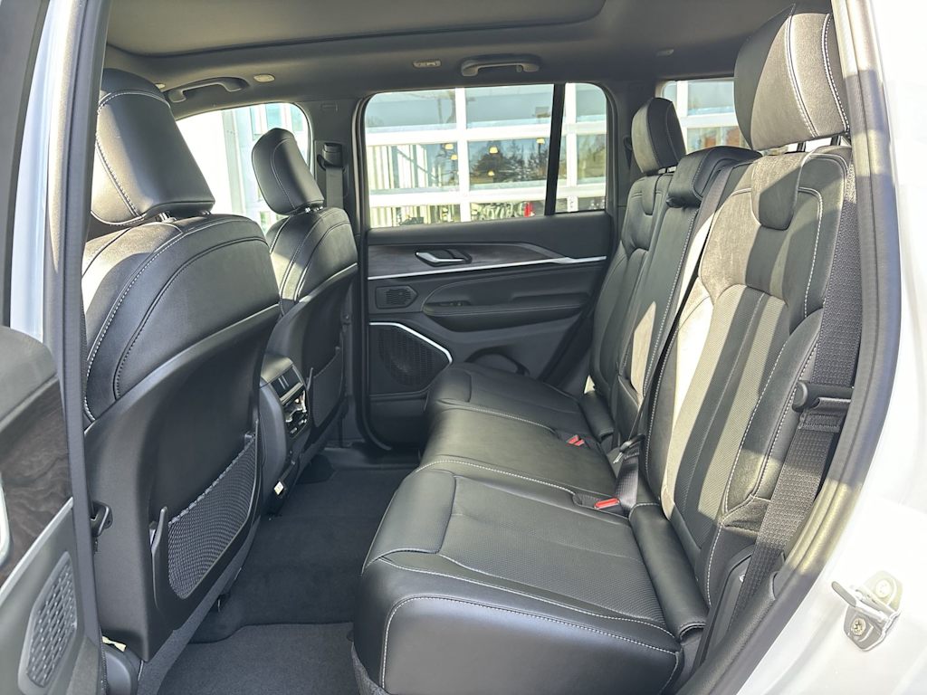 Thumbnail: 2026 Jeep Grand Cherokee - 11