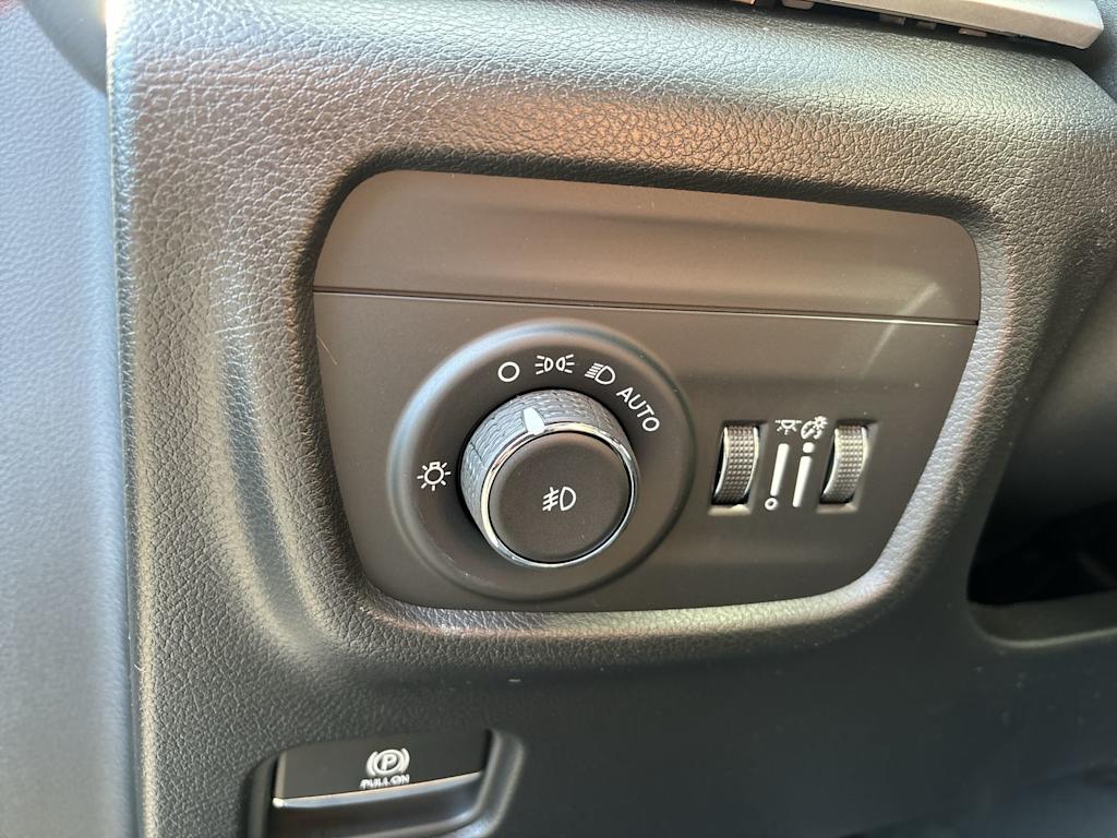 Thumbnail: 2026 Jeep Grand Cherokee - 13