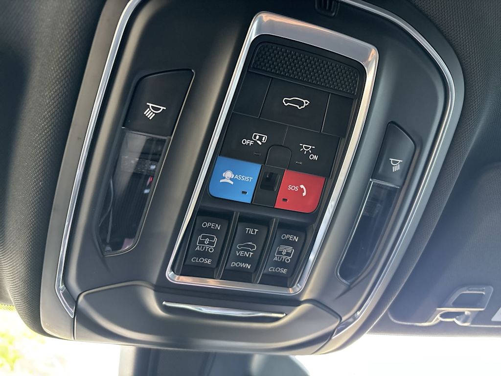 Thumbnail: 2022 Jeep Grand Cherokee - 30