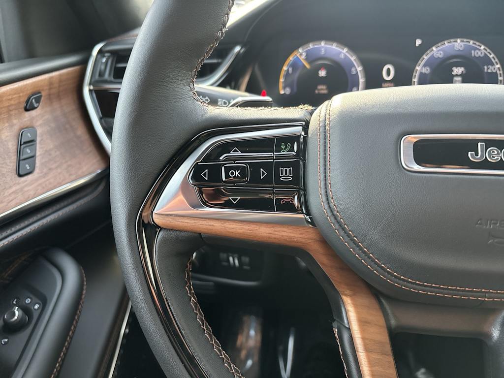 Thumbnail: 2025 Jeep Grand Cherokee - 17