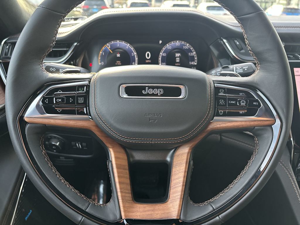 Thumbnail: 2025 Jeep Grand Cherokee - 16