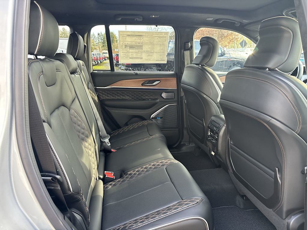 Thumbnail: 2025 Jeep Grand Cherokee - 8