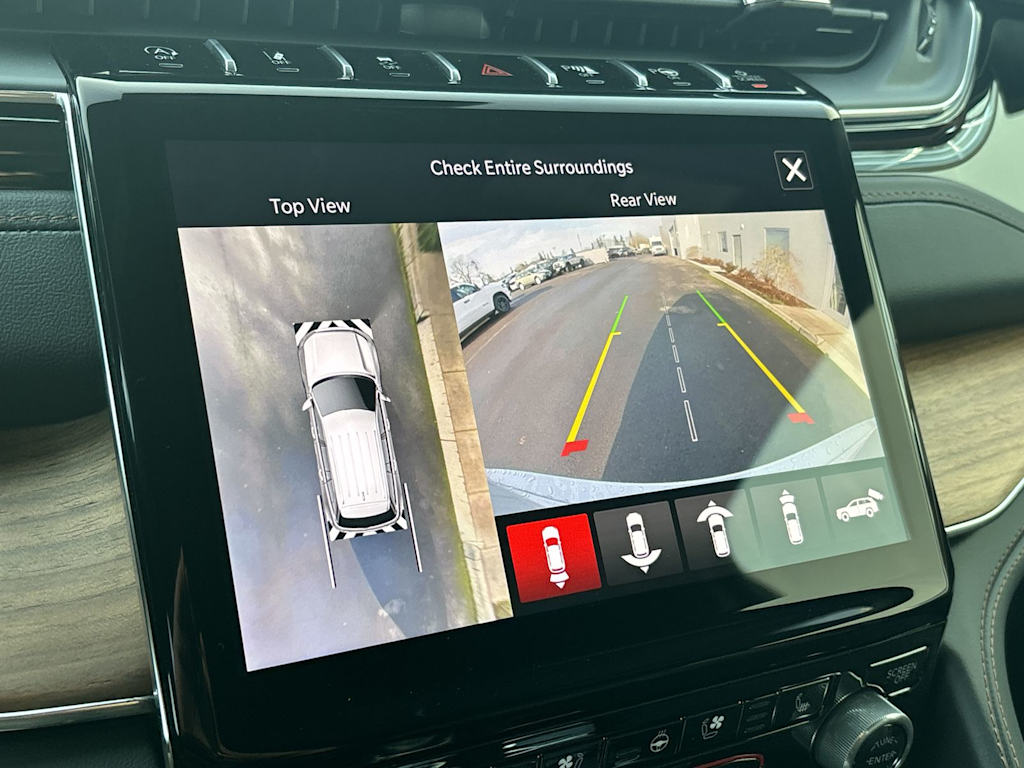 Thumbnail: 2025 Jeep Grand Cherokee - 27