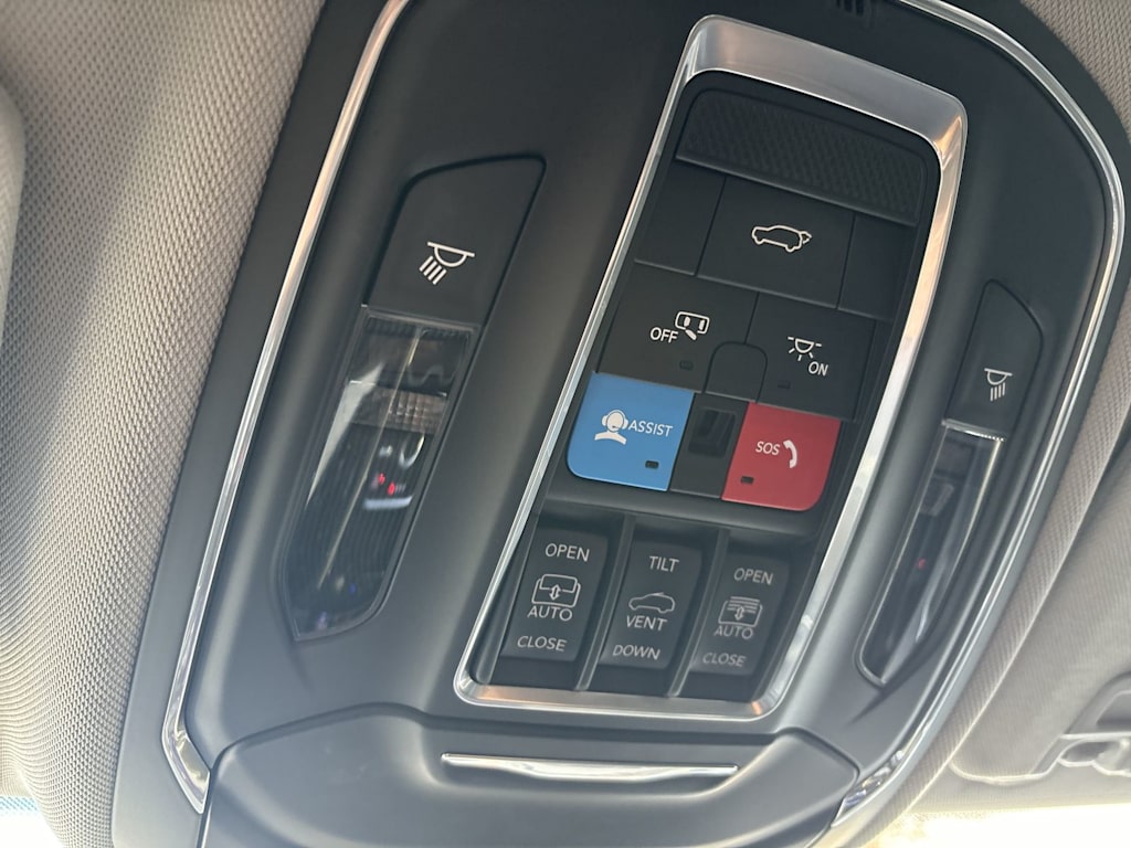 Thumbnail: 2021 Jeep Grand Cherokee L - 28