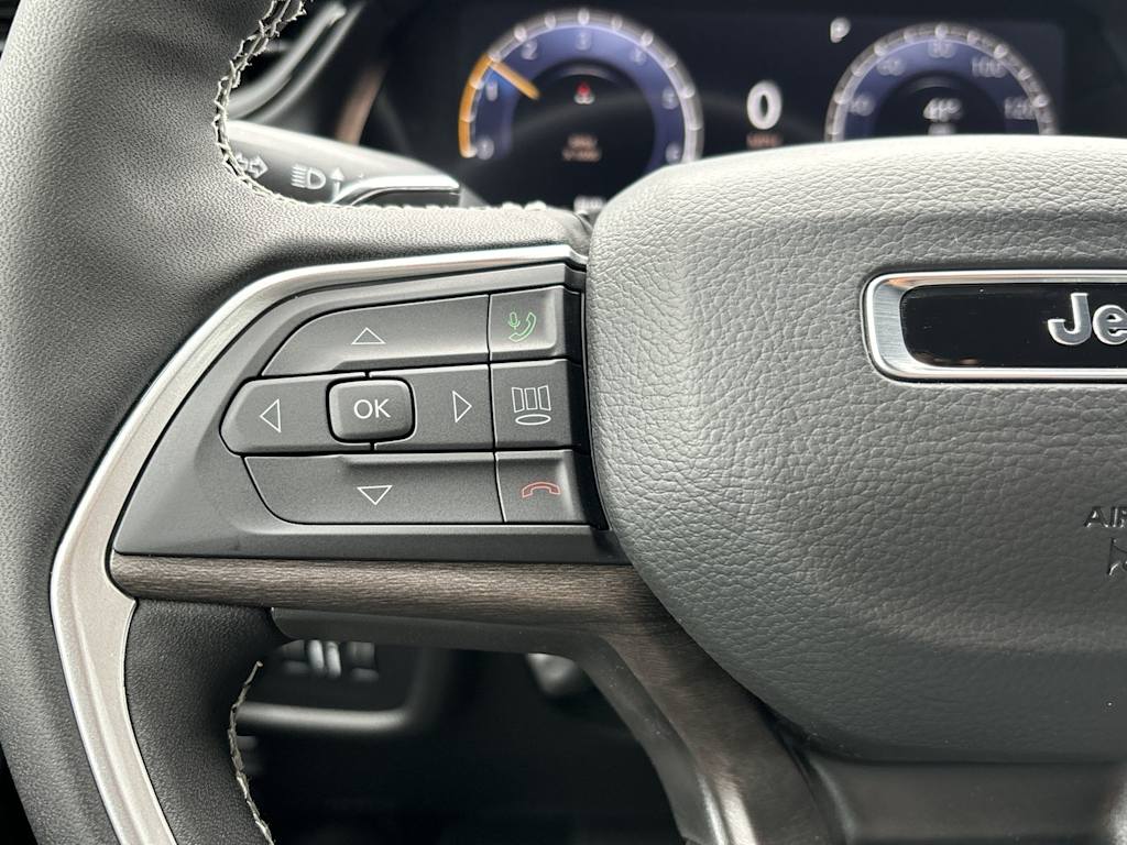 Thumbnail: 2026 Jeep Grand Cherokee L - 16