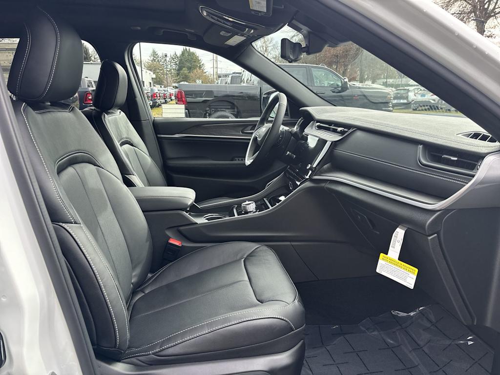 Thumbnail: 2026 Jeep Grand Cherokee L - 5