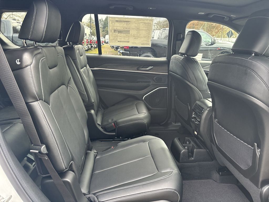 Thumbnail: 2026 Jeep Grand Cherokee L - 7