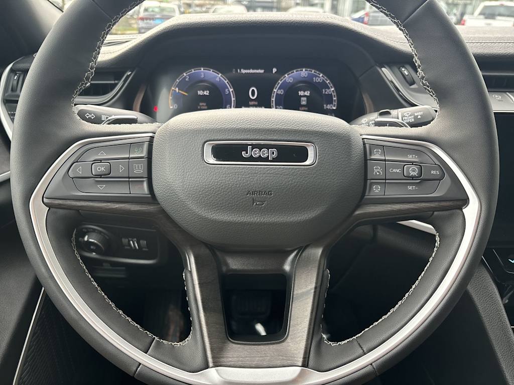 Thumbnail: 2026 Jeep Grand Cherokee L - 14