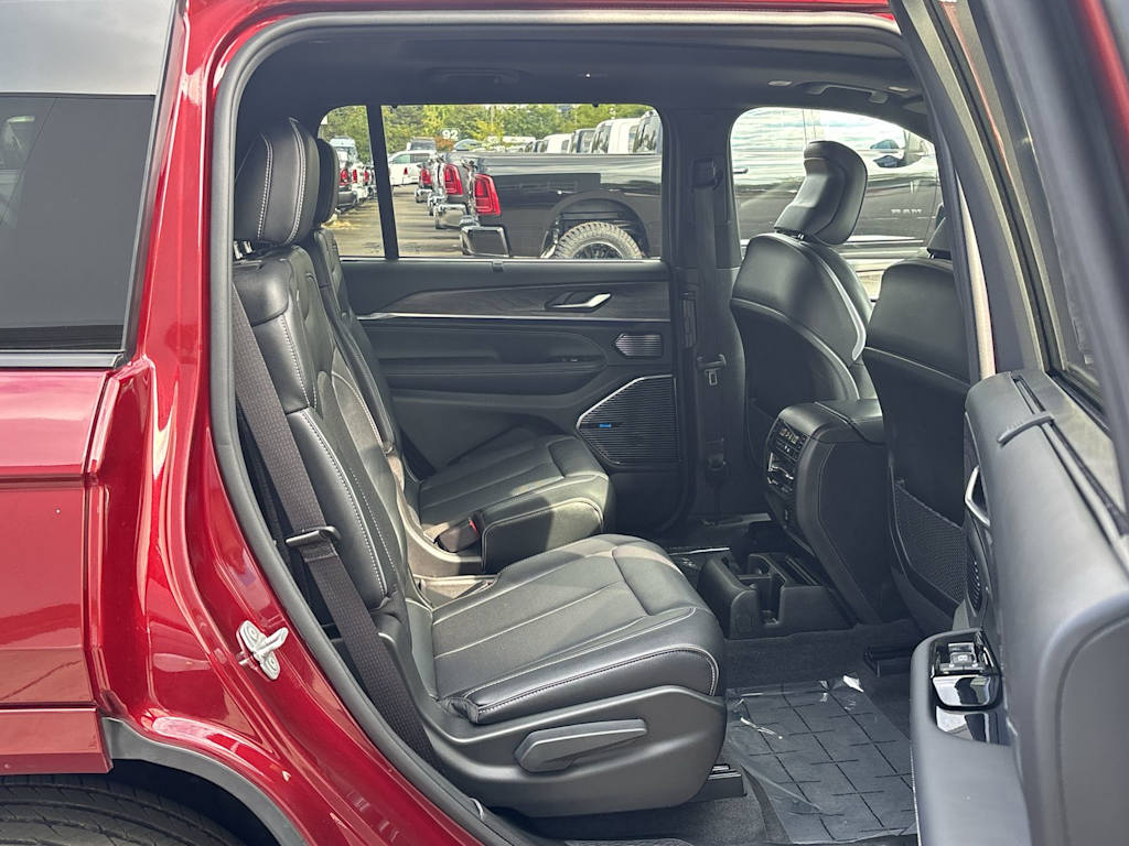 Thumbnail: 2021 Jeep Grand Cherokee L - 8