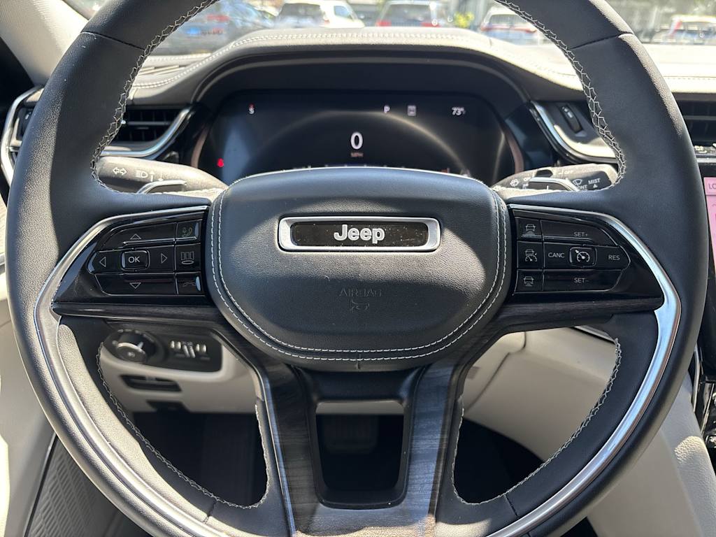 Thumbnail: 2023 Jeep Grand Cherokee L - 11