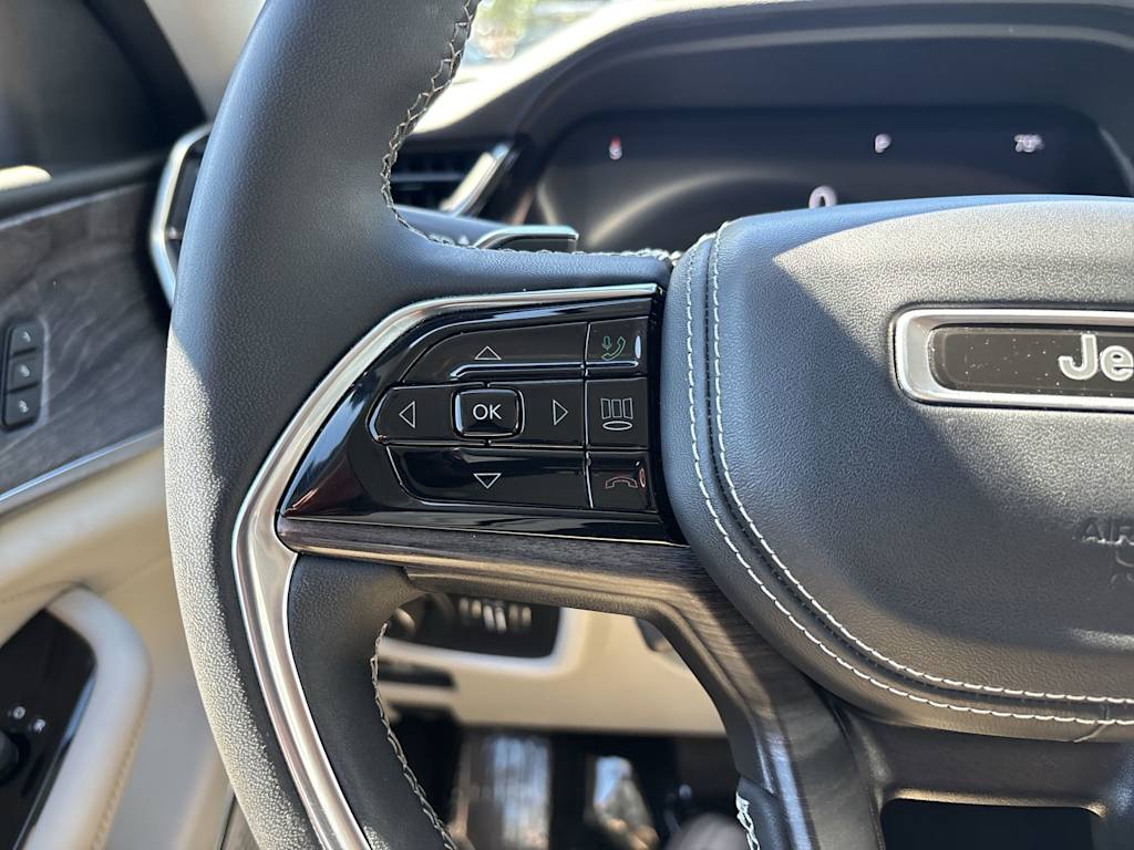 Thumbnail: 2023 Jeep Grand Cherokee L - 16