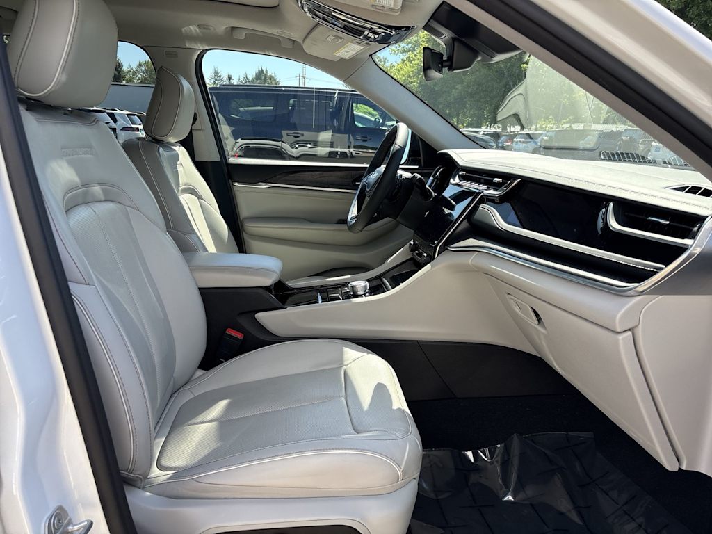 Thumbnail: 2023 Jeep Grand Cherokee L - 7