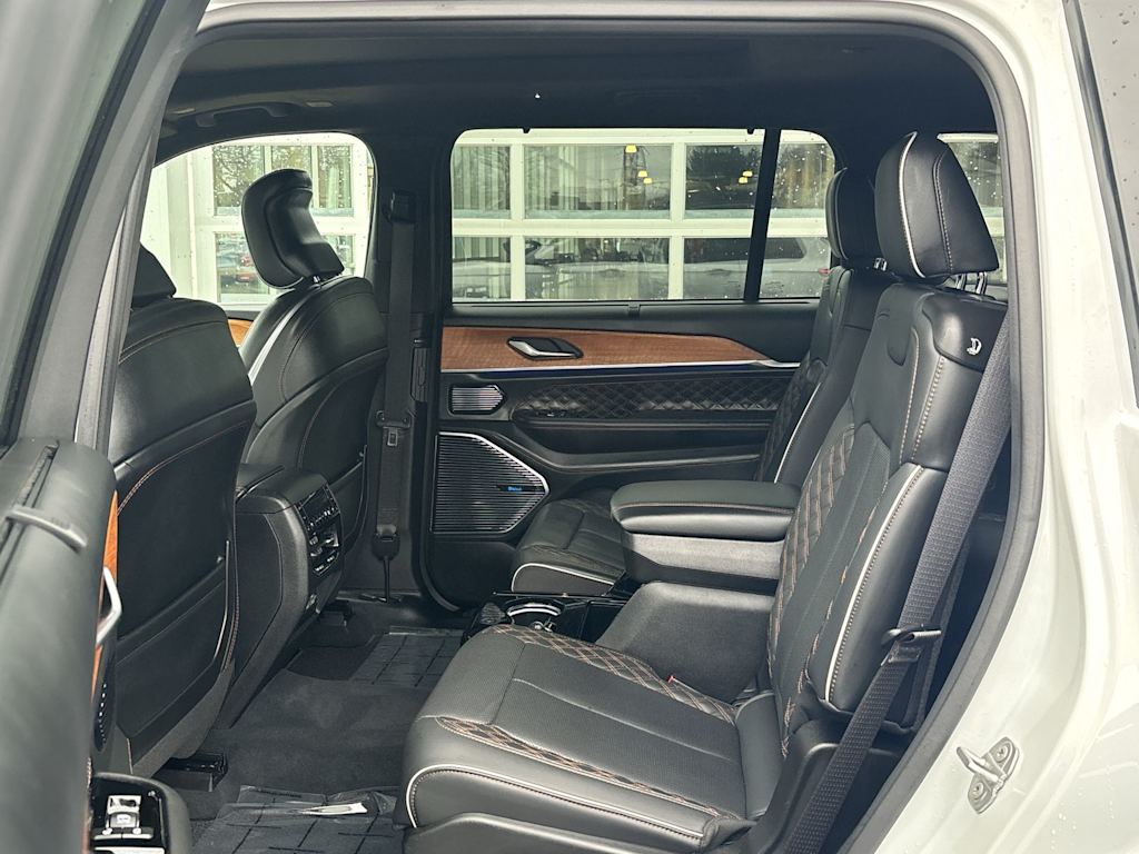 Thumbnail: 2023 Jeep Grand Cherokee L - 14