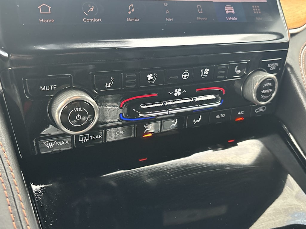 Thumbnail: 2023 Jeep Grand Cherokee L - 26