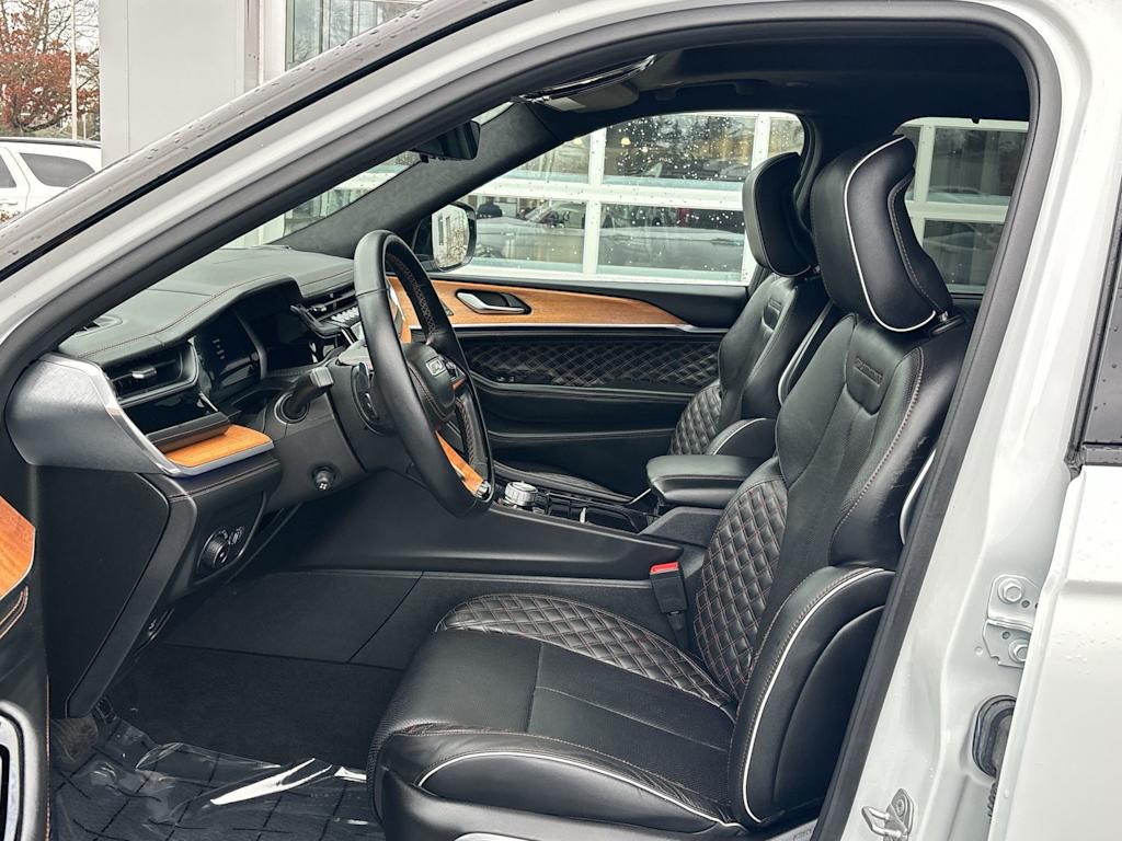 Thumbnail: 2023 Jeep Grand Cherokee L - 8