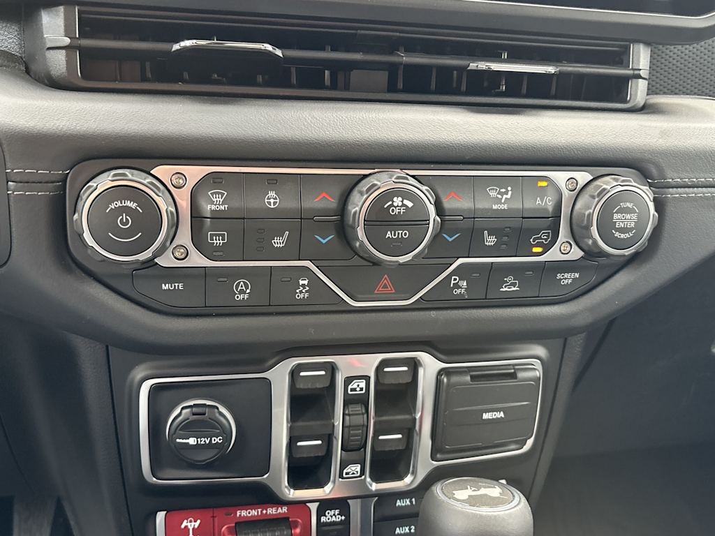 Thumbnail: 2026 Jeep Wrangler - 21