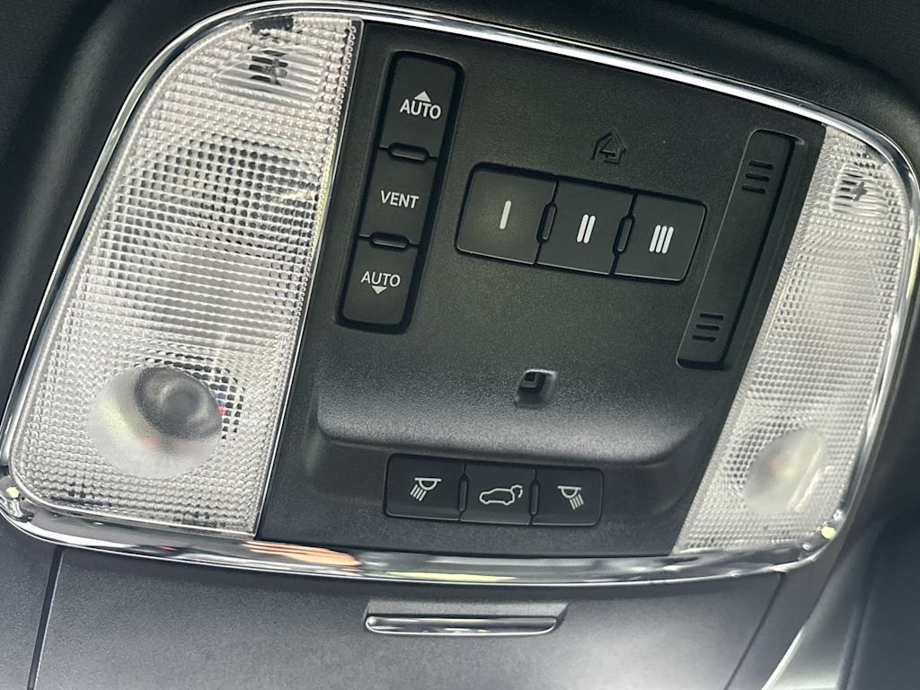 Thumbnail: 2019 Dodge Durango - 8