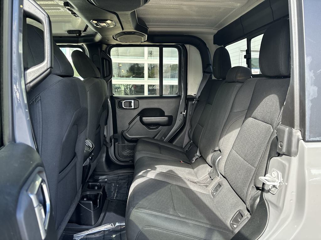 2021 Jeep Gladiator Sport 12