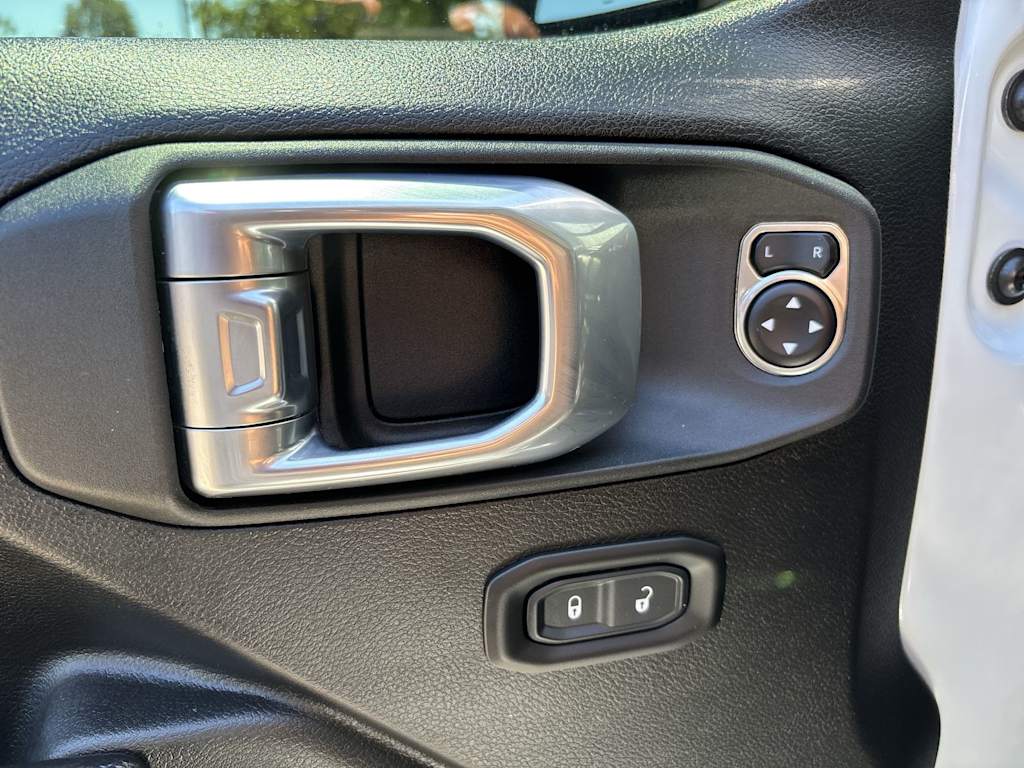 Thumbnail: 2022 Jeep Gladiator - 13