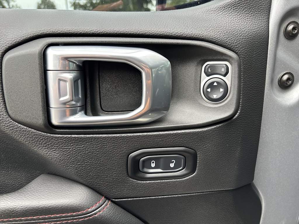 Thumbnail: 2021 Jeep Gladiator - 14