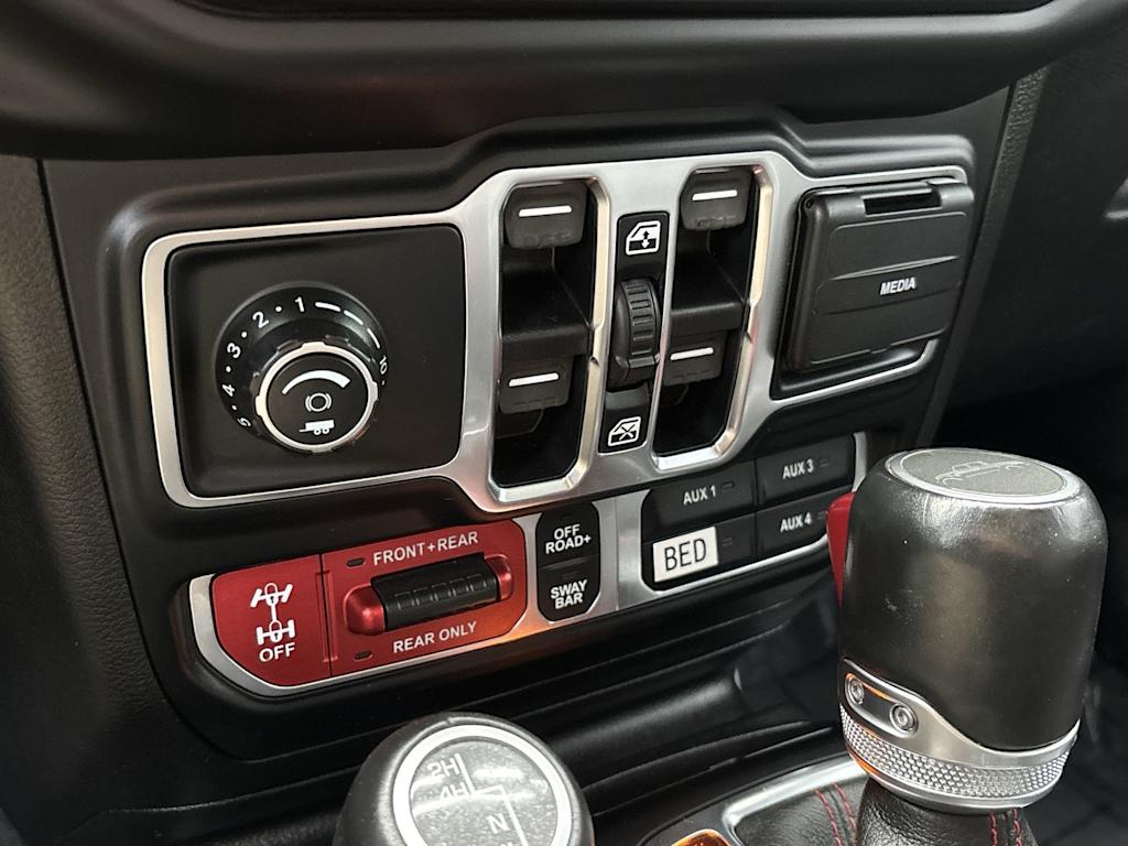 Thumbnail: 2021 Jeep Gladiator - 26
