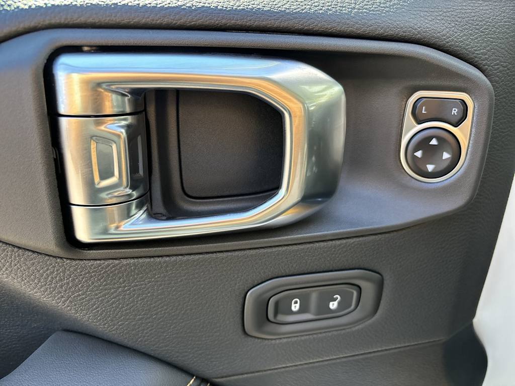 Thumbnail: 2025 Jeep Gladiator - 13