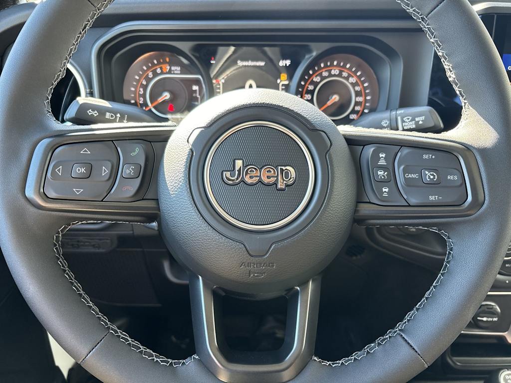 Thumbnail: 2025 Jeep Gladiator - 15