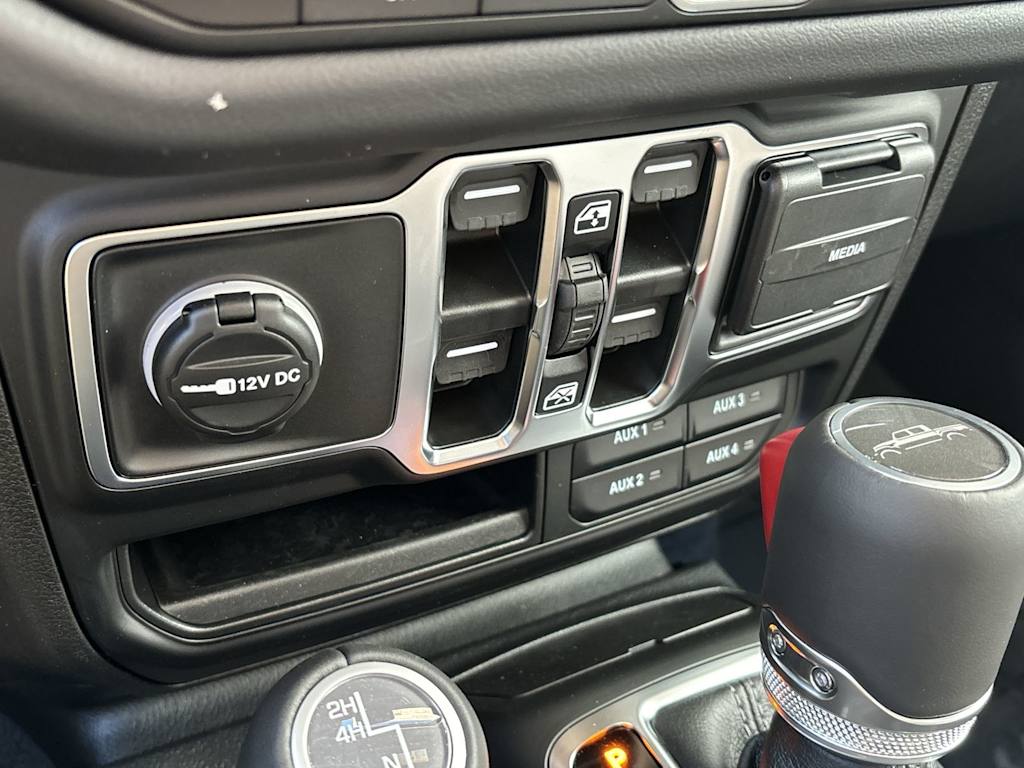 Thumbnail: 2025 Jeep Gladiator - 26