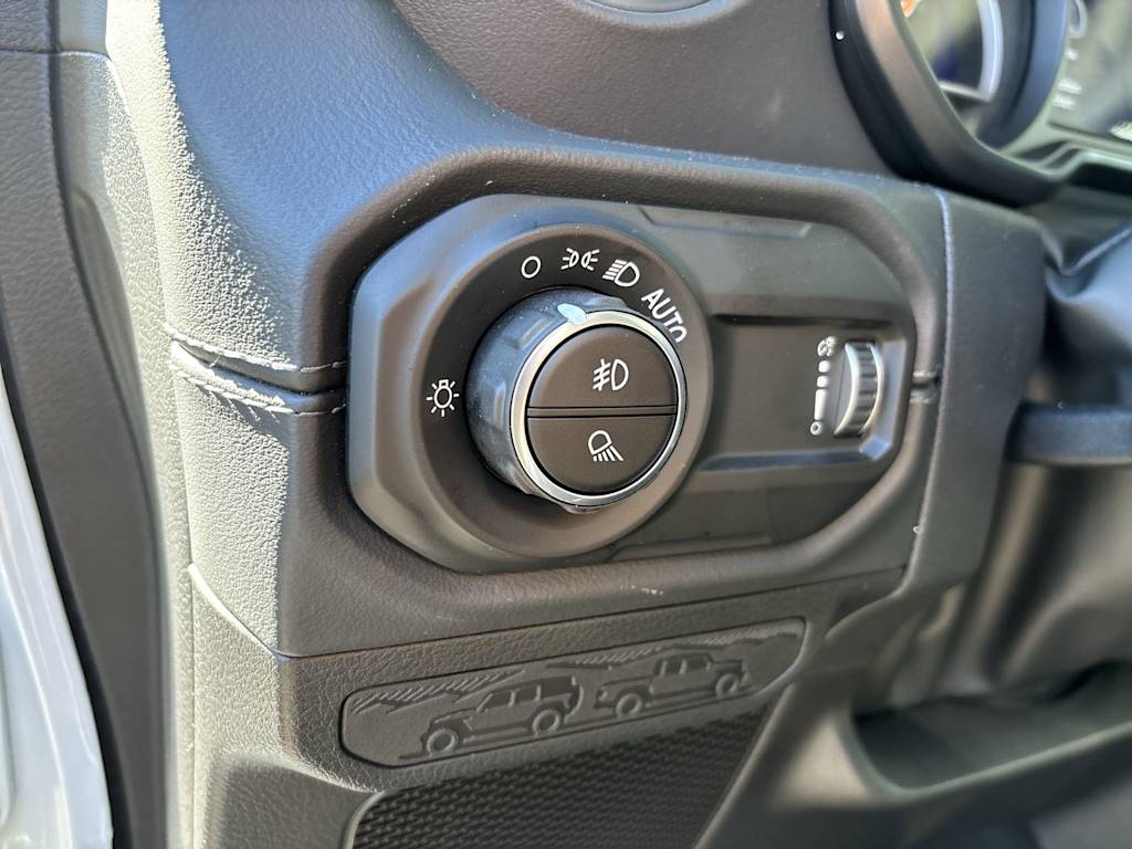 Thumbnail: 2025 Jeep Gladiator - 14