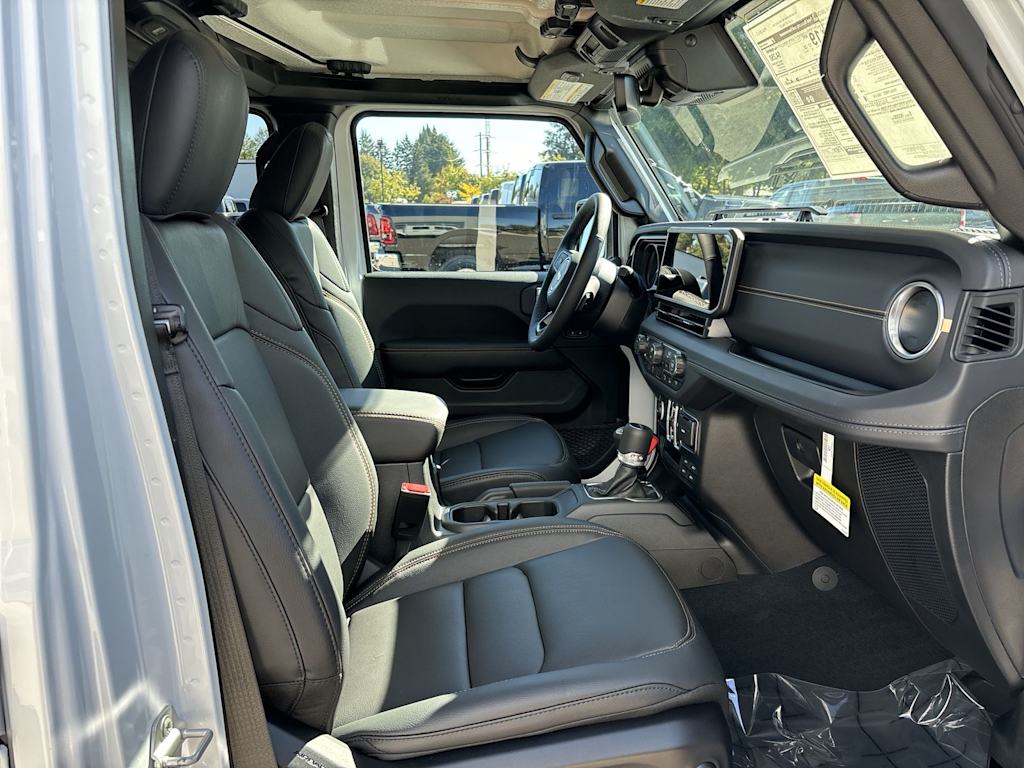 Thumbnail: 2025 Jeep Gladiator - 4