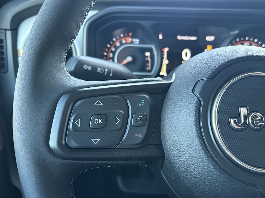 Thumbnail: 2026 Jeep Gladiator - 16