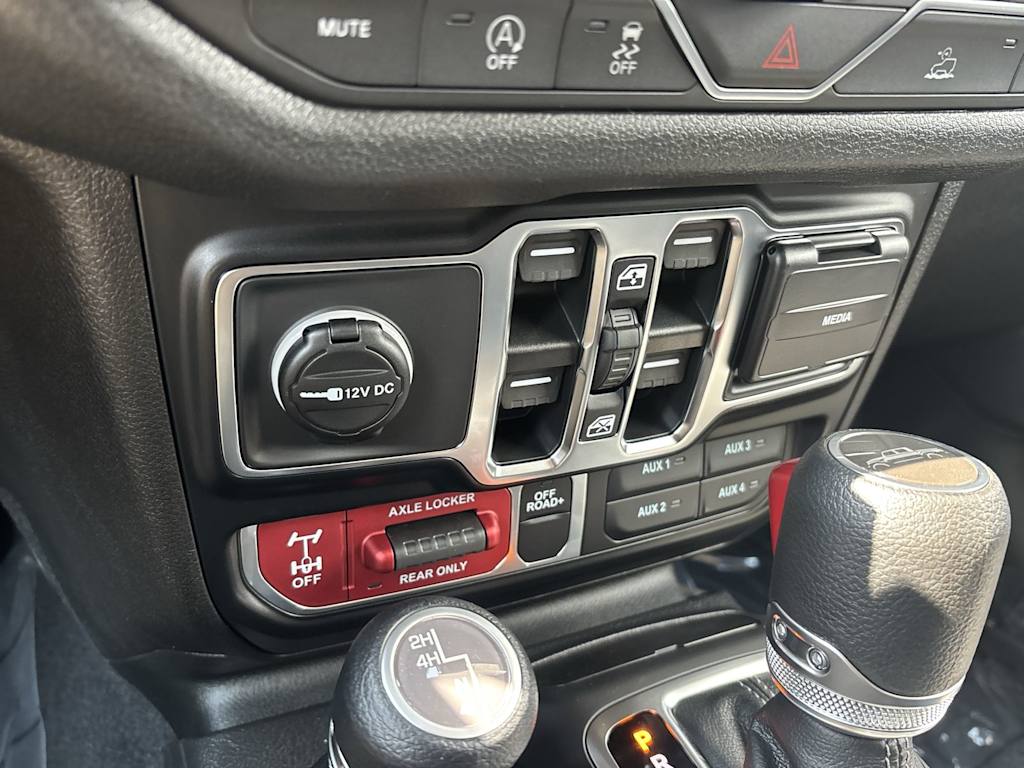 Thumbnail: 2026 Jeep Gladiator - 21