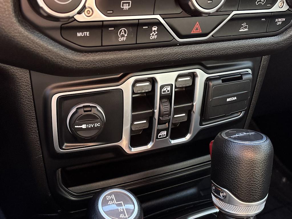 Thumbnail: 2025 Jeep Gladiator - 22