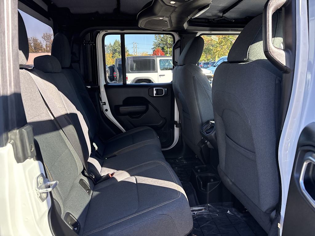 Thumbnail: 2025 Jeep Gladiator - 6