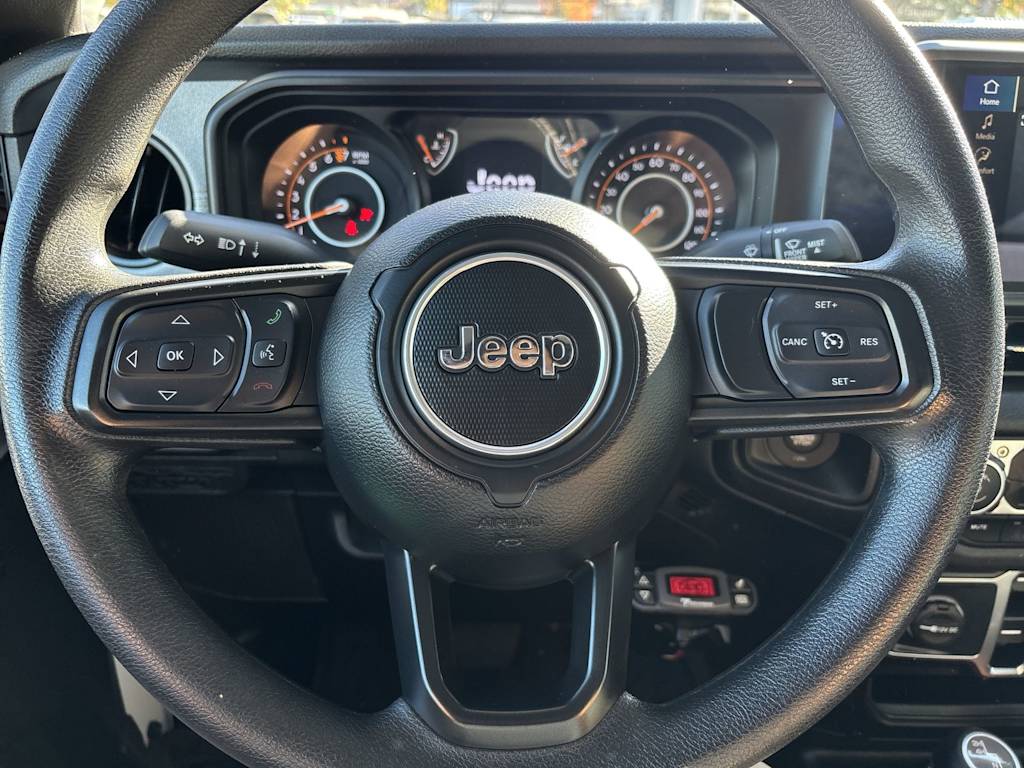 Thumbnail: 2025 Jeep Gladiator - 15
