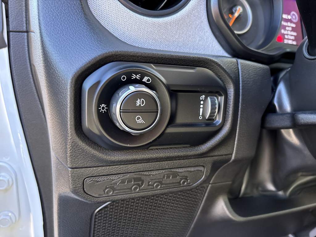 Thumbnail: 2025 Jeep Gladiator - 14