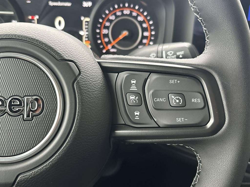 Thumbnail: 2026 Jeep Gladiator - 17