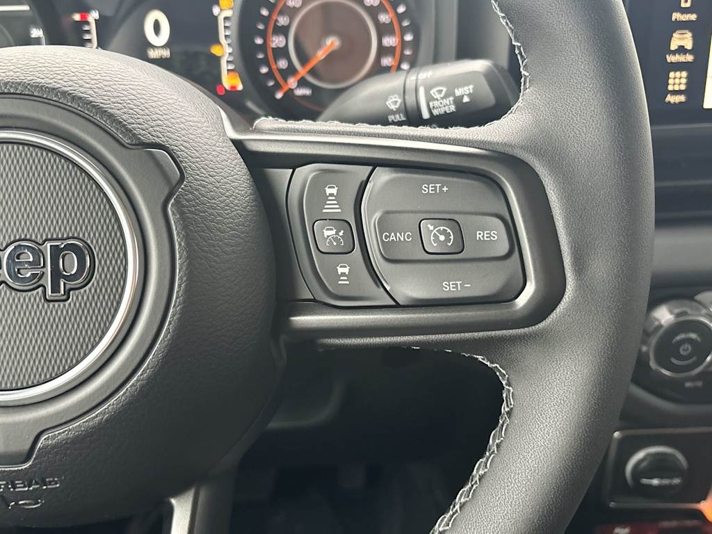 Thumbnail: 2026 Jeep Gladiator - 17