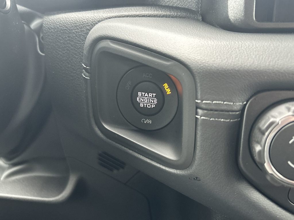 Thumbnail: 2026 Jeep Gladiator - 19