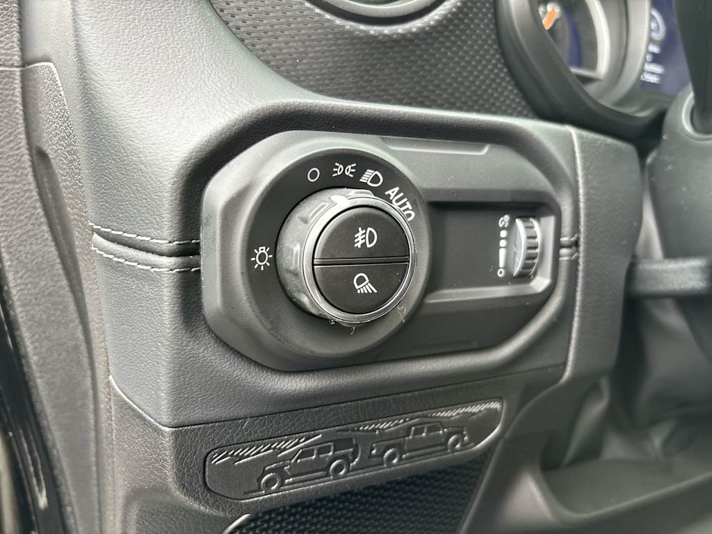 Thumbnail: 2026 Jeep Gladiator - 14