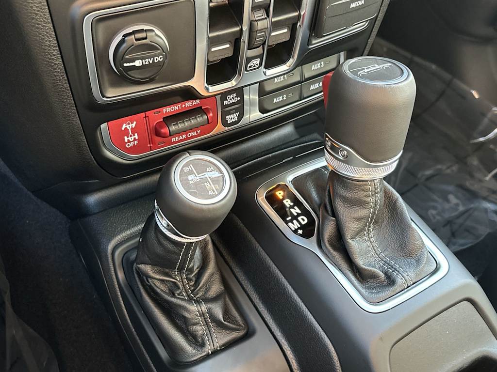 Thumbnail: 2025 Jeep Gladiator - 28