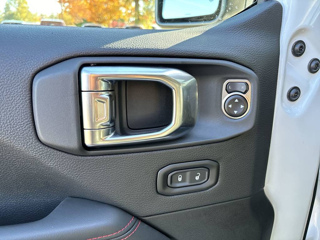 Thumbnail: 2025 Jeep Gladiator - 14