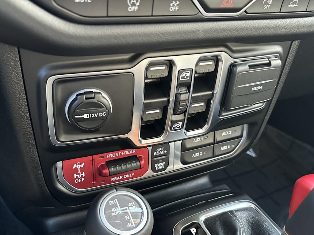 Thumbnail: 2025 Jeep Gladiator - 27