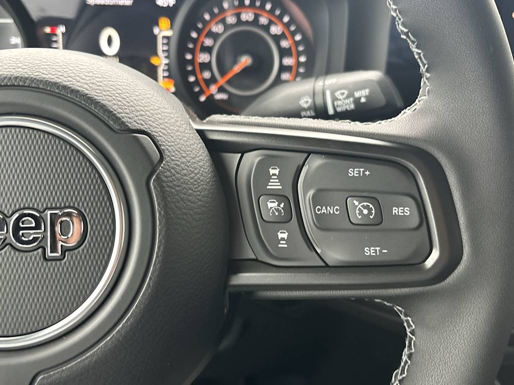 Thumbnail: 2026 Jeep Gladiator - 17