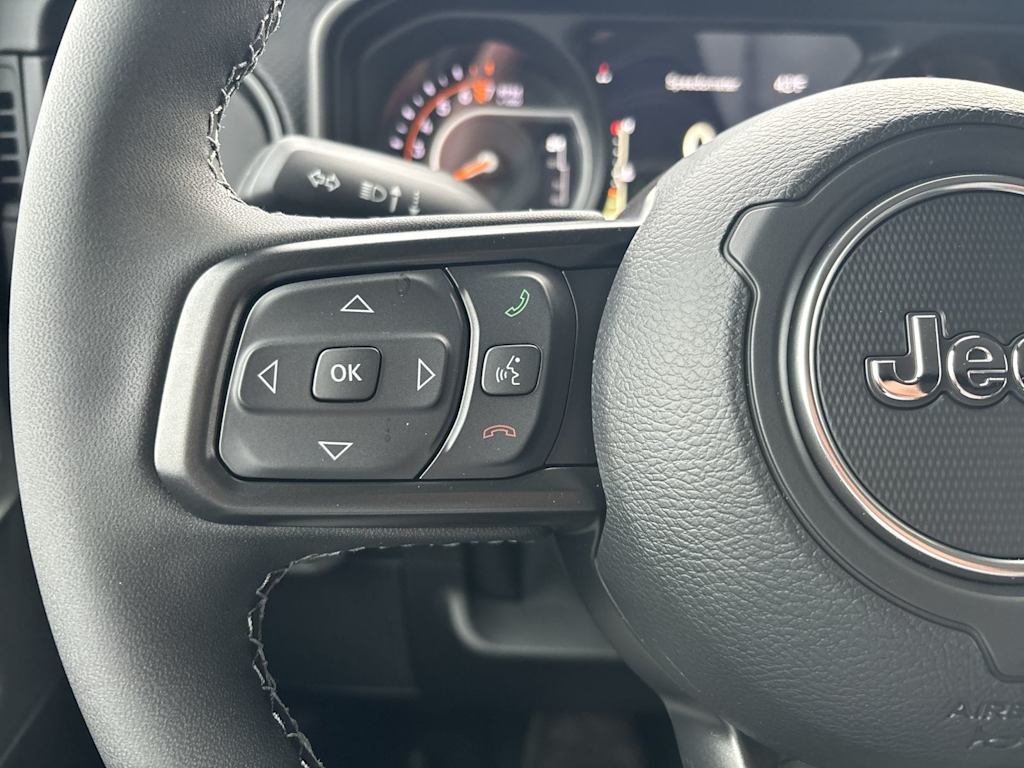 Thumbnail: 2026 Jeep Gladiator - 16