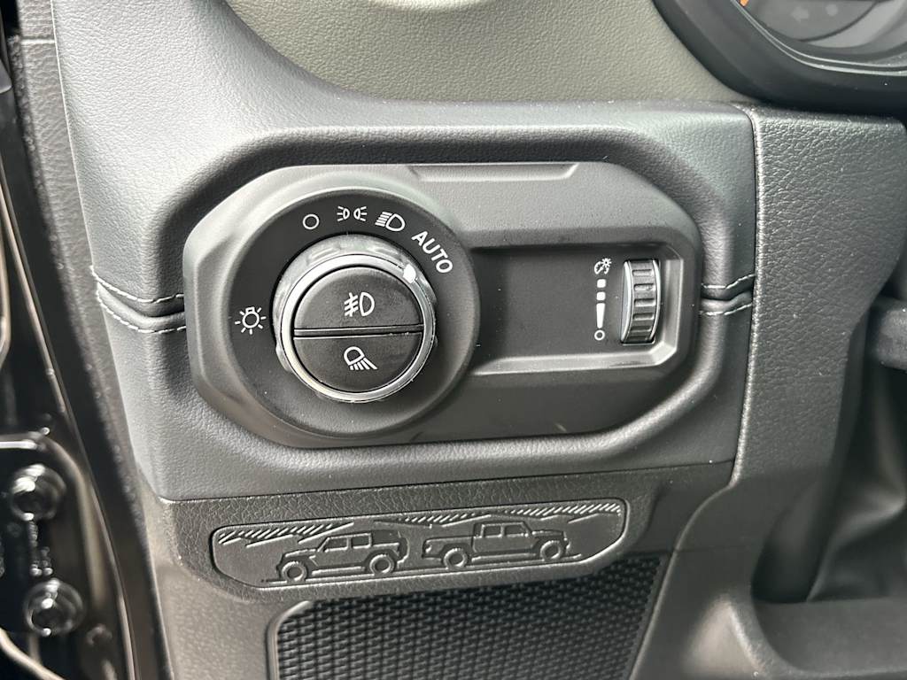 Thumbnail: 2026 Jeep Gladiator - 13